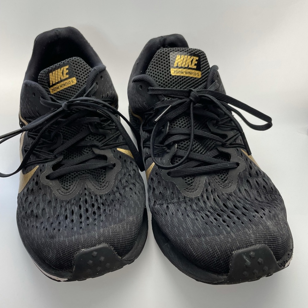 Nike Women’s Zoom Winflo 5 BV1253-001 Black Gold Running Shoes Lace Up Size 9 - Picture 2 of 8